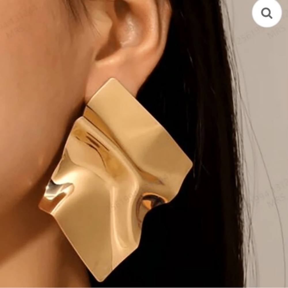 Anthropologie Shashi "Carre” Gold Wavy Earrings brand new Large